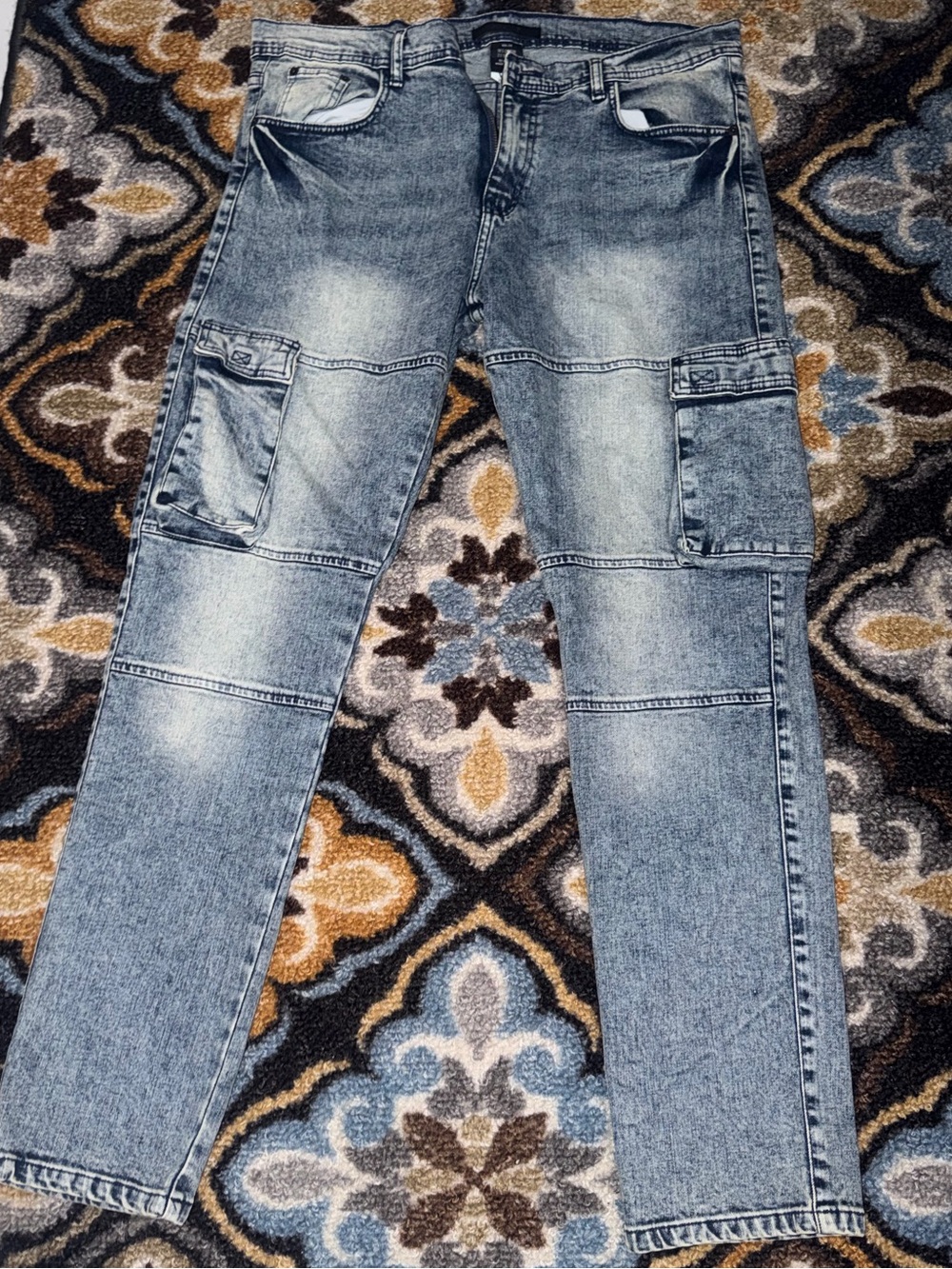 Men's Washed Gray Cargo Jeans - Casual Utility Style